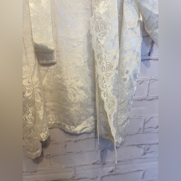 Victoria’s Secret Vintage Beige Lace Robe One Size - Picture 5 of 6